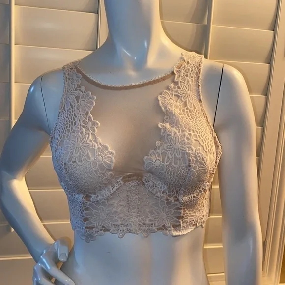 Victoria’s Secret Dream Angels High Neck Embroidered Unlined Underwire - Picture 3 of 10